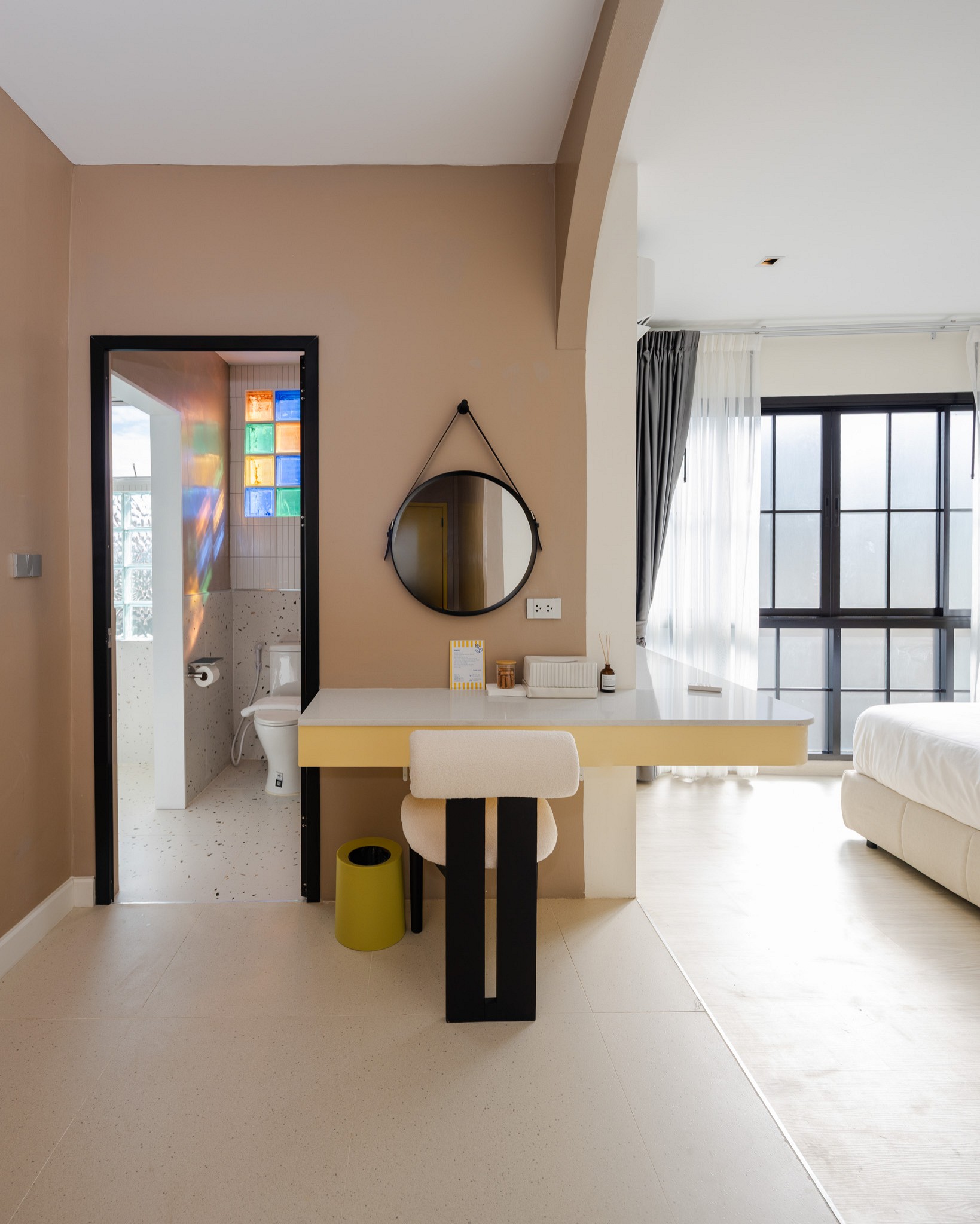 Laa Laa Deluxe King Bed Room