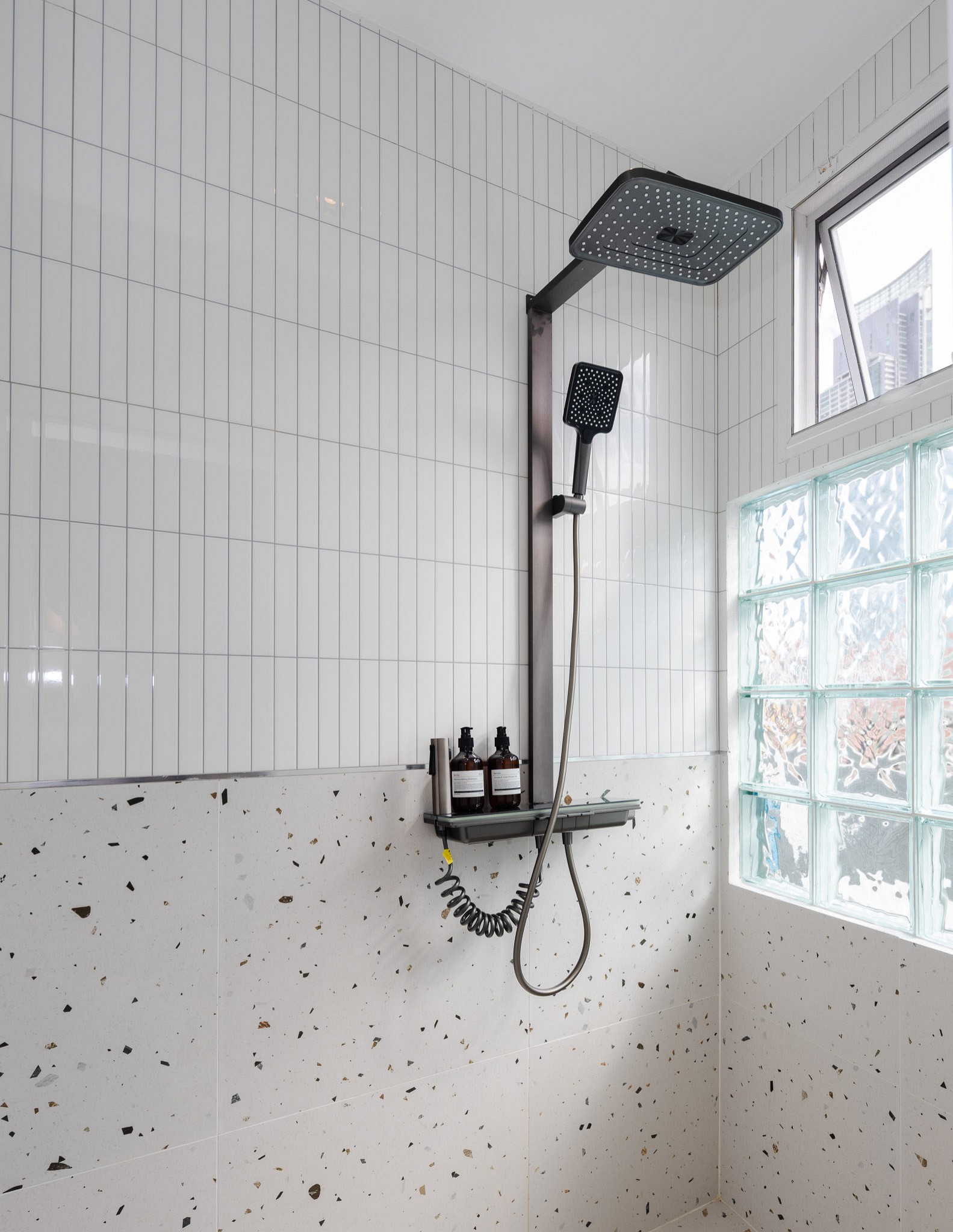 Laa Laa Deluxe King Bed Room