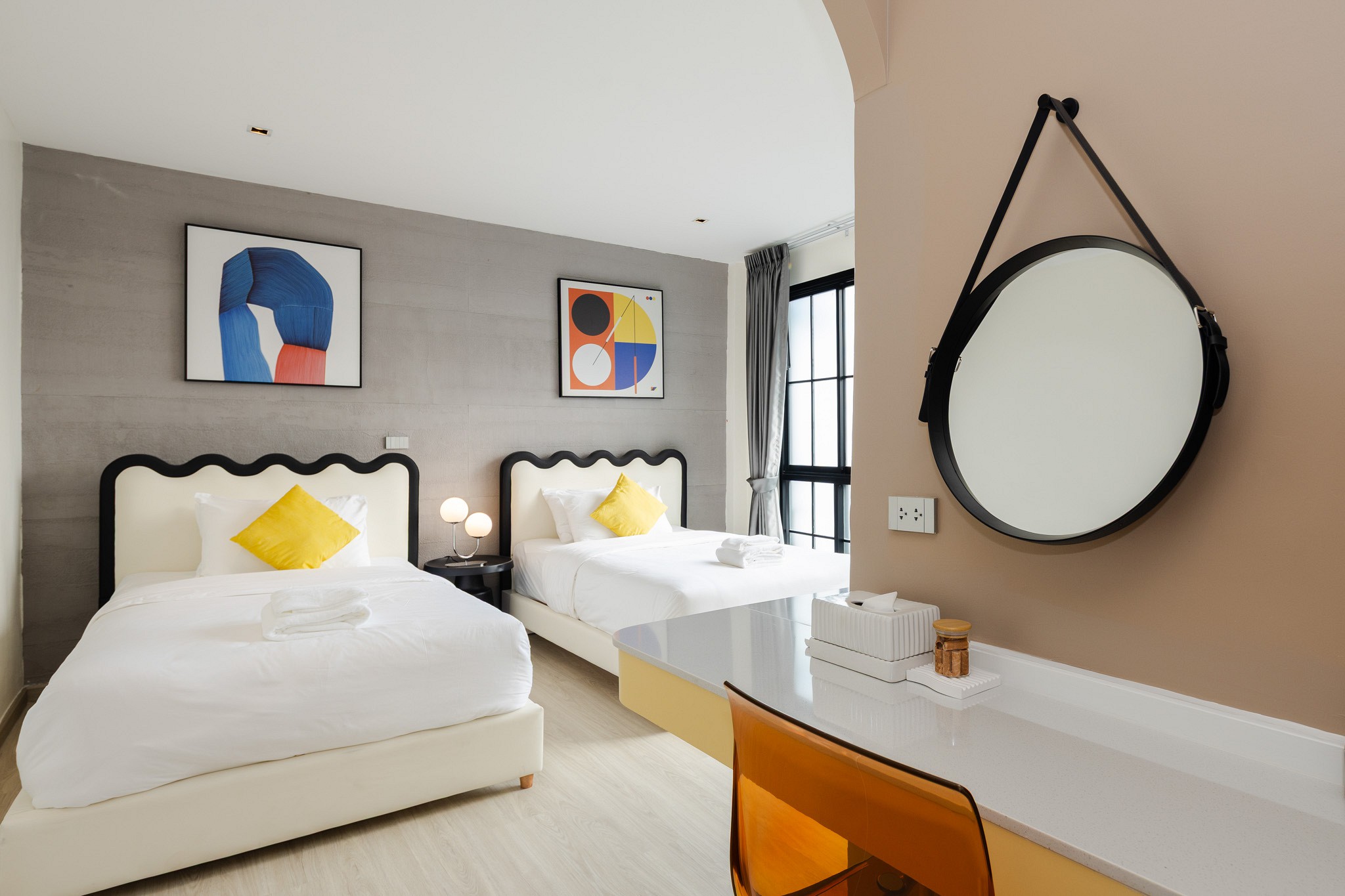 Laa Laa Deluxe Twin Beds Room