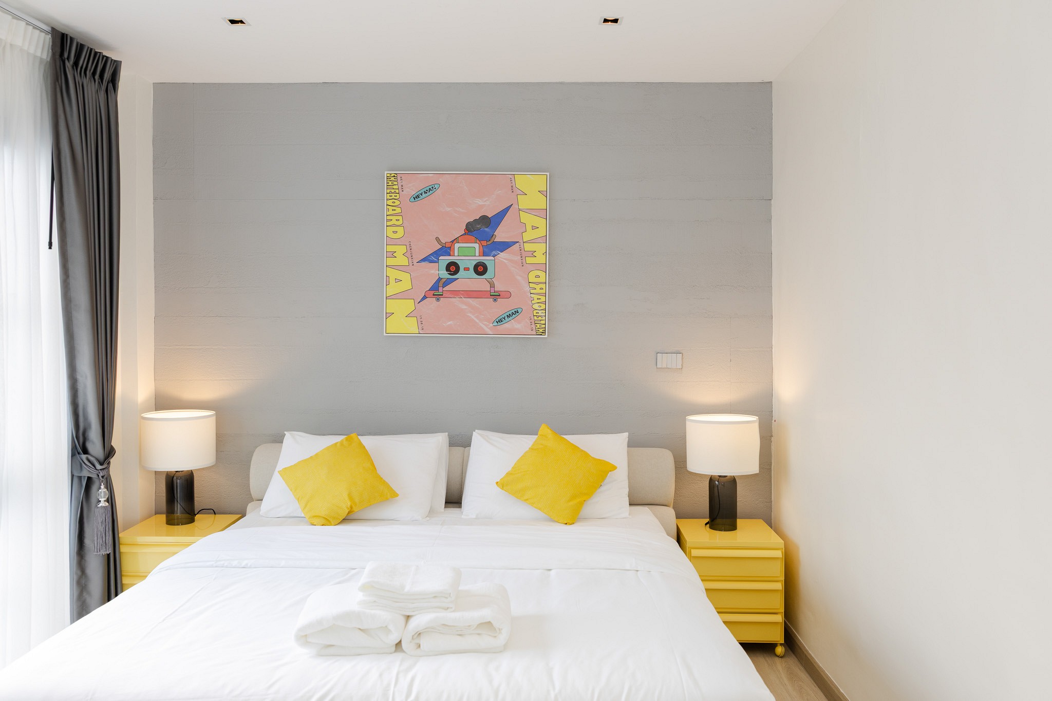 Laa Laa Deluxe King Bed Room