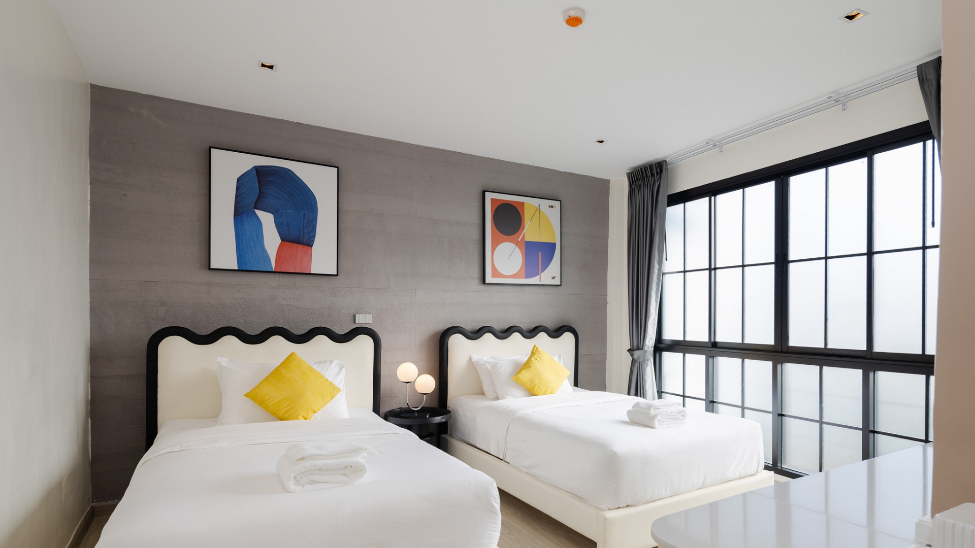 Laa Laa Deluxe Twin Beds Room