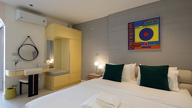 Po Executive King Bed Room