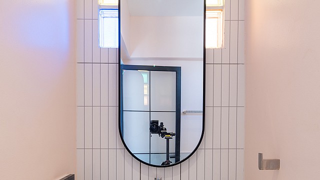 Po Executive King Bed Room