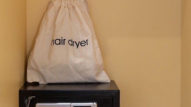 Po Executive King Bed Room