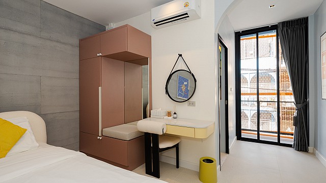 Po Executive Twin Beds Room