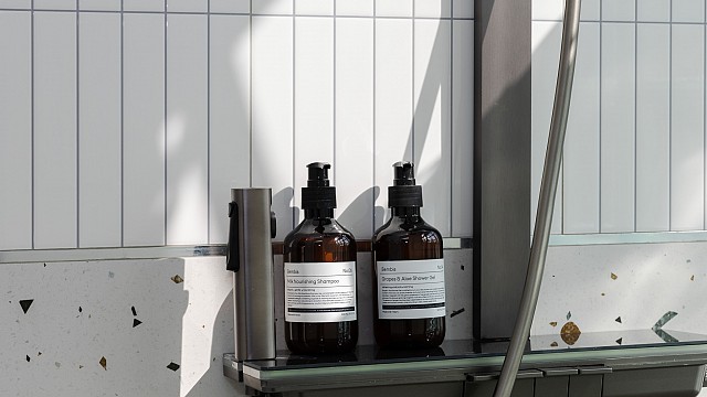 Laa Laa Deluxe King Bed Room