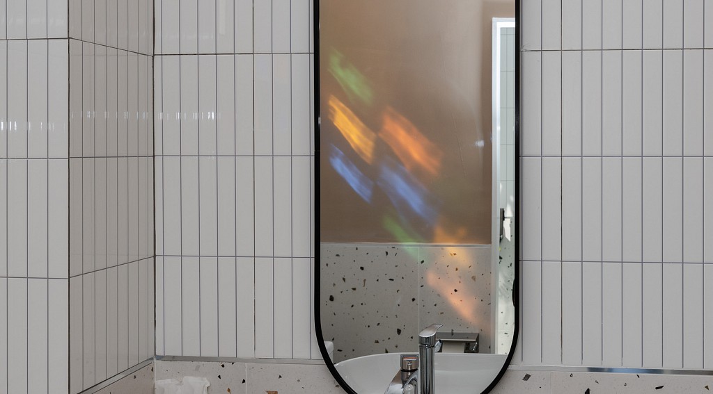 Laa Laa Deluxe King Bed Room