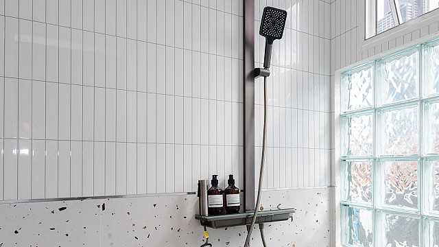 Laa Laa Deluxe King Bed Room