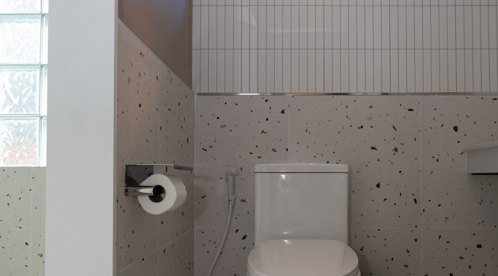 Laa Laa Deluxe King Bed Room