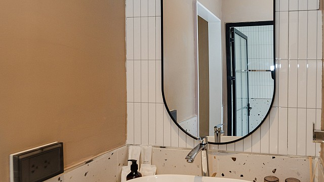 Laa Laa Deluxe Twin Beds Room