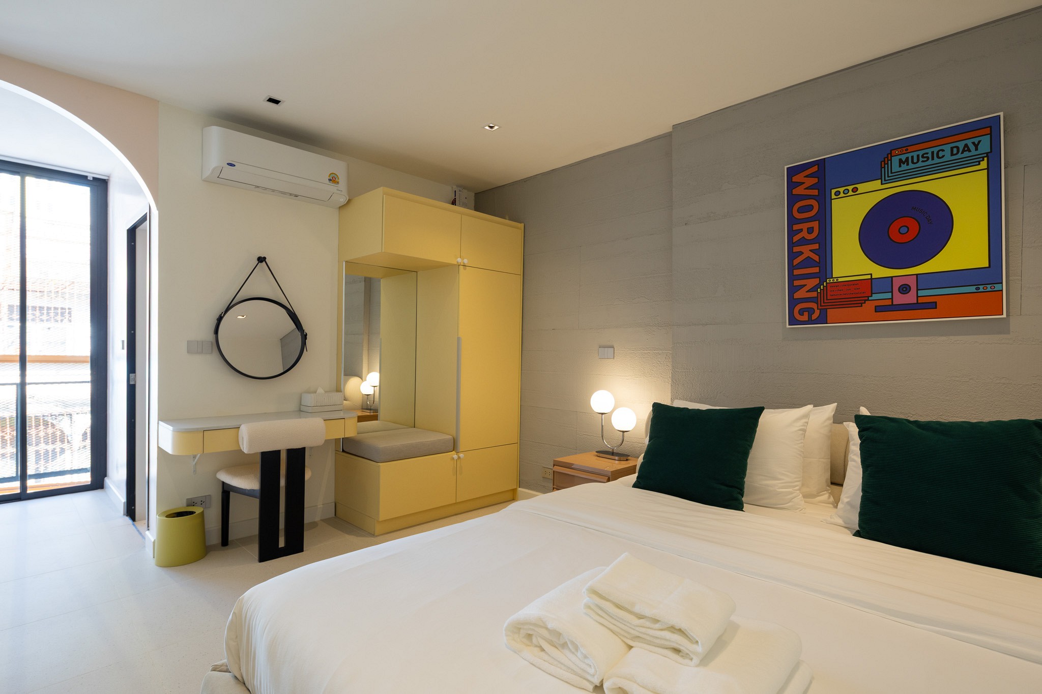 Po Executive King Bed Room