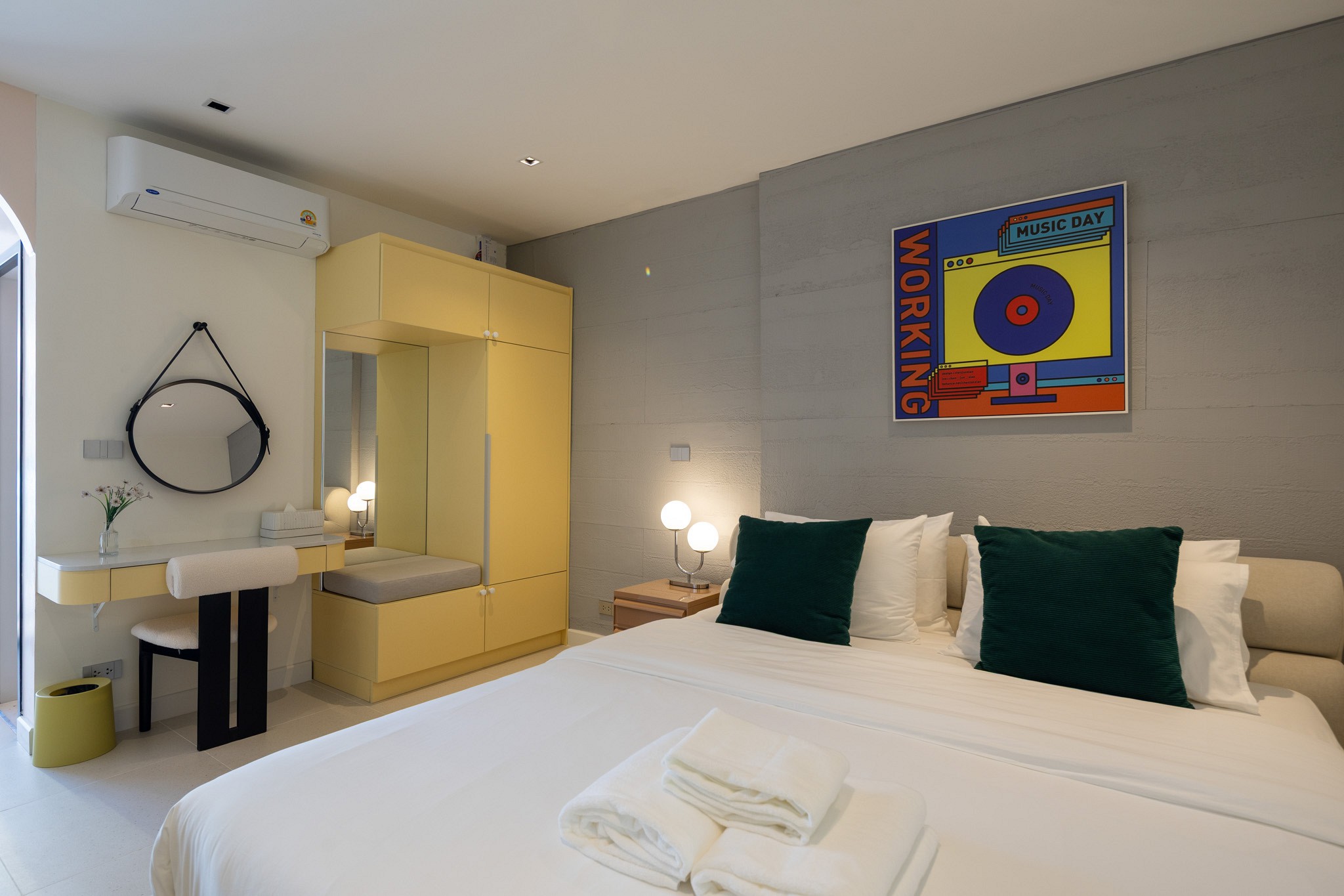 Po Executive King Bed Room