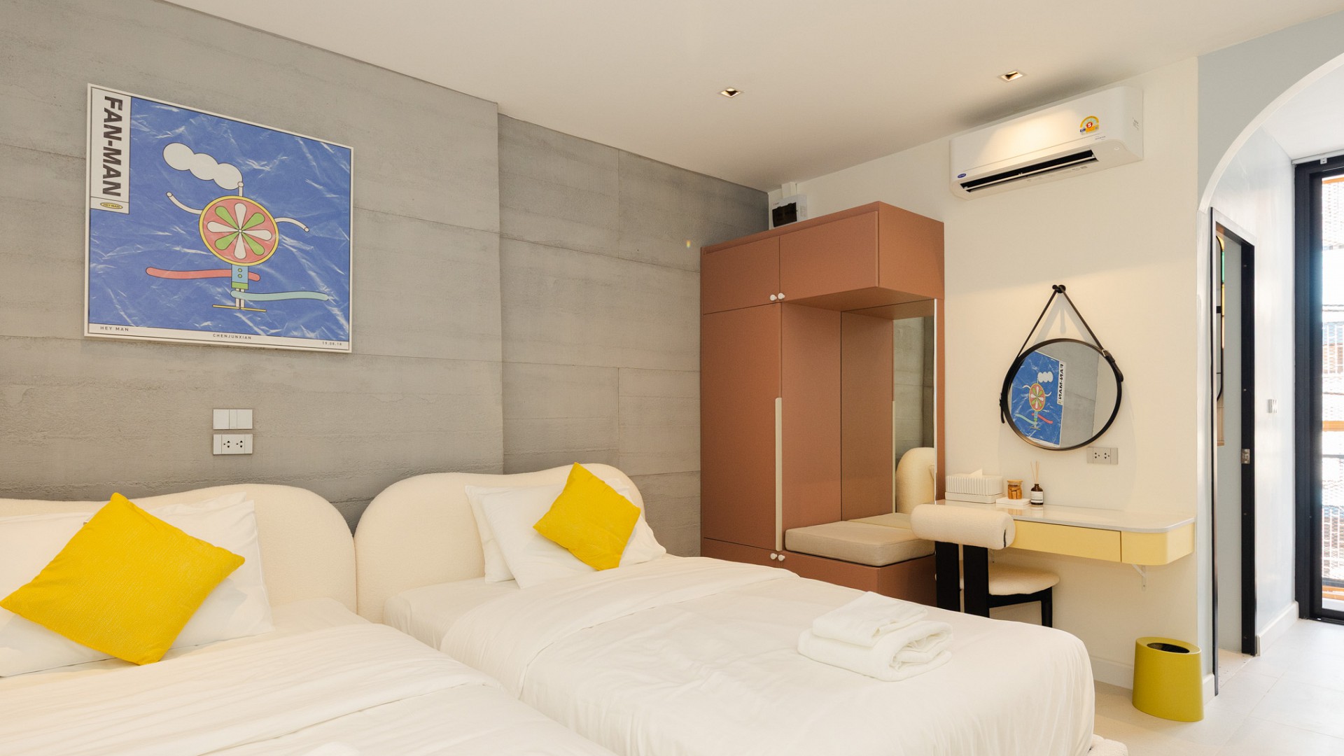 Po Executive Twin Beds Room